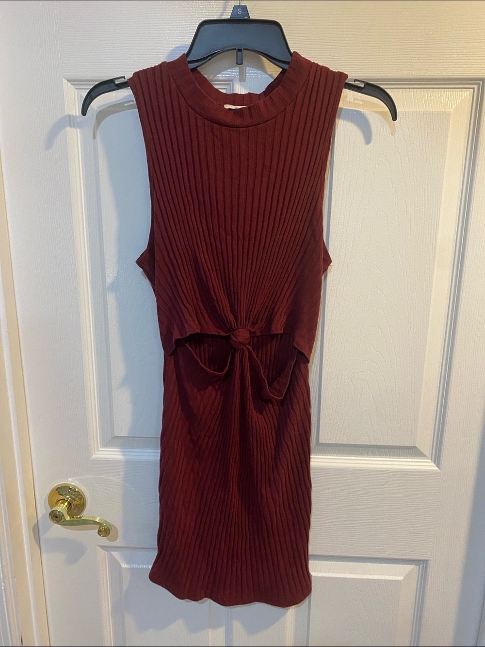 La Hearts Sleeveless Knot-Front Ribbed Dress - Wine small